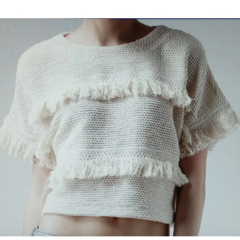 FOREVER 21 Knit Boucle Fringe Winter Crop Sweater Top - Sz L - Picture 1 of 6